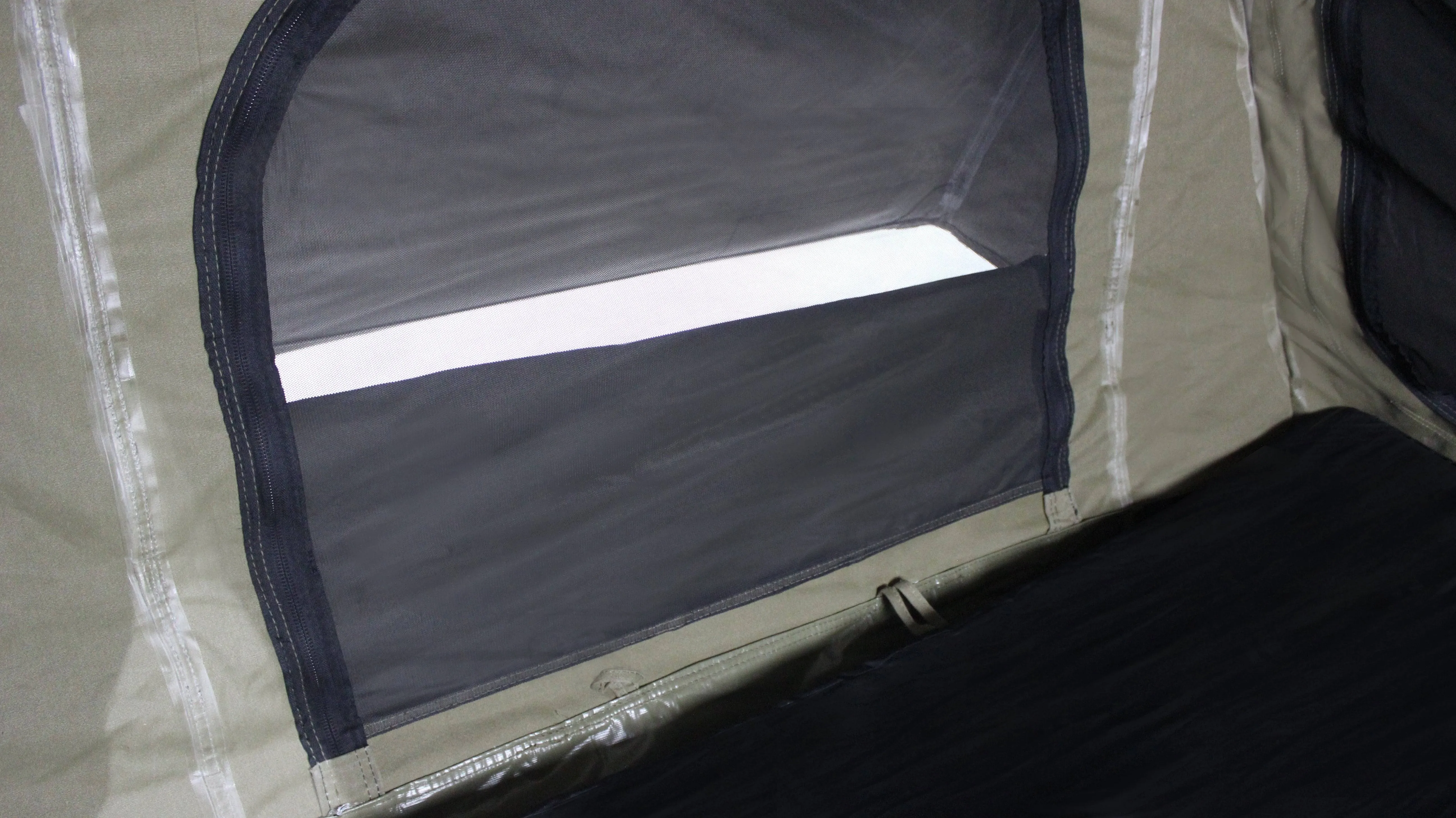 23Zero Bandit 1100 King Single Size Swag - Free Standing
