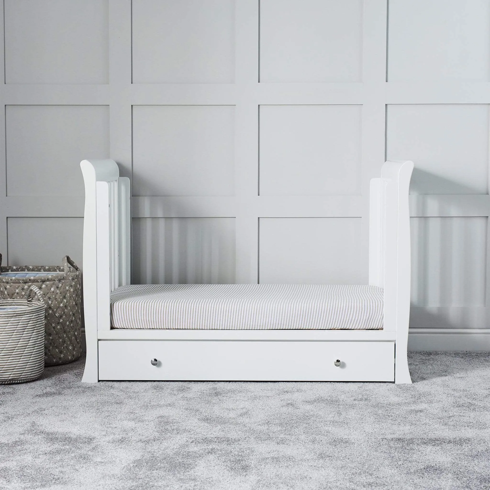 Ickle Bubba Snowdon 4 in 1 Mini Cot Bed - White