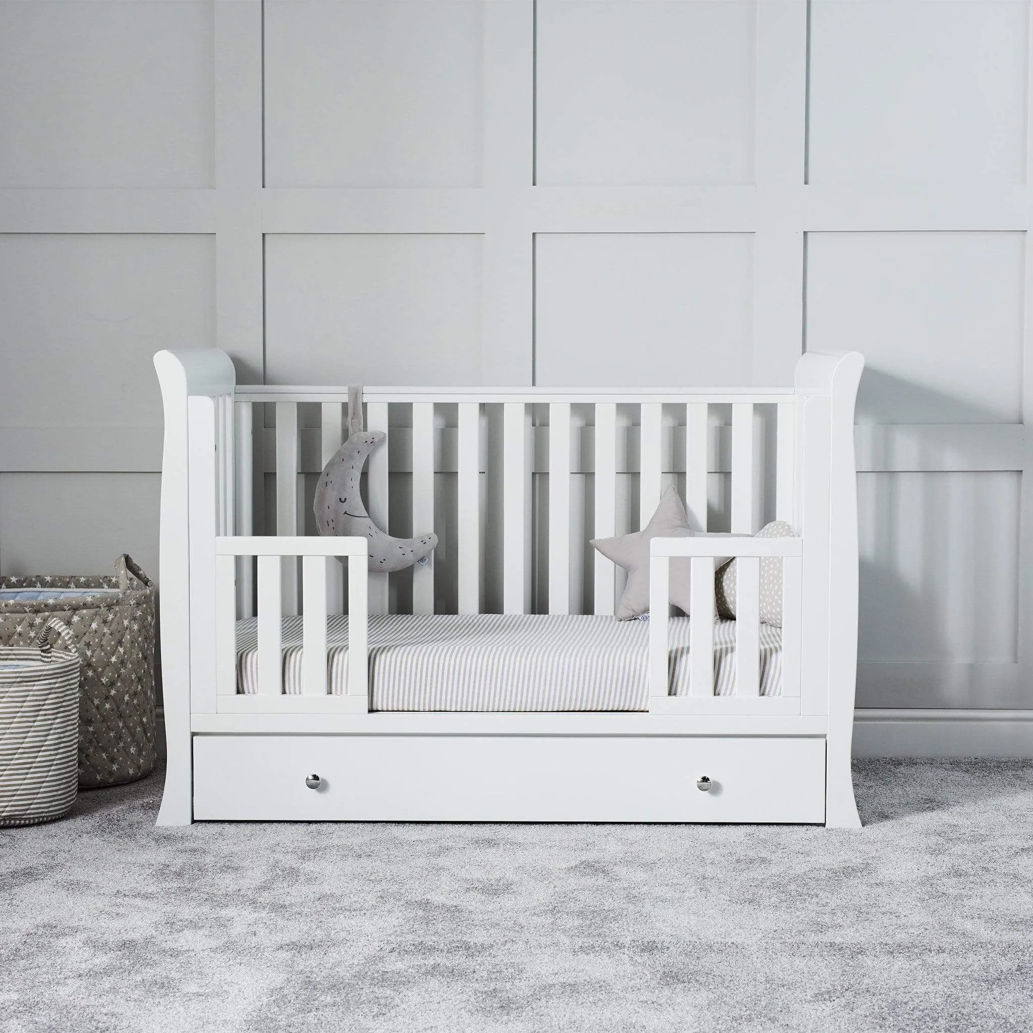 Ickle Bubba Snowdon 4 in 1 Mini Cot Bed - White